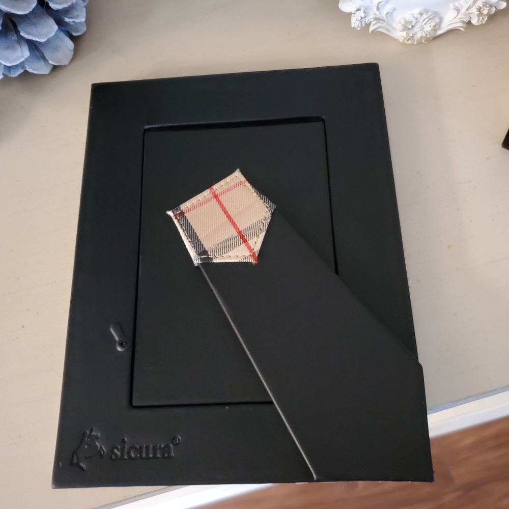 Frame Burberry Pattern - Picture 3 of 5